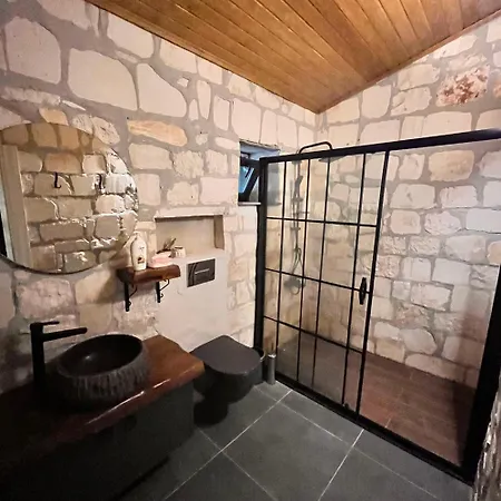 Yusalis Garden 山林小屋 凯梅尔