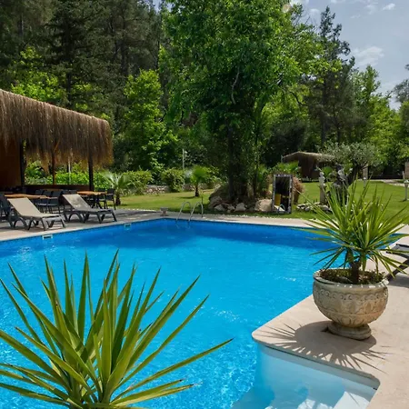 Lodge Yusalis Garden *