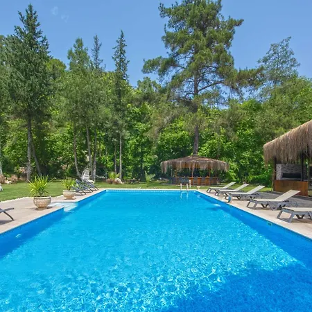Yusalis Garden Lodge